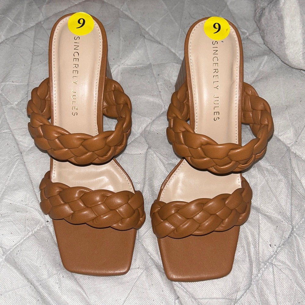 Heeled Sandals ~Never Worn~